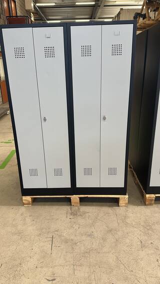Ca. 36x Lockerkast